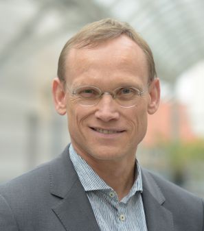 1. Vorsitzender Prof. Dr. med. Christoph U. Correll